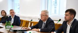 Minister Czesław Siekierski podczas spotkania z przedstawicielami inspekcji podległych