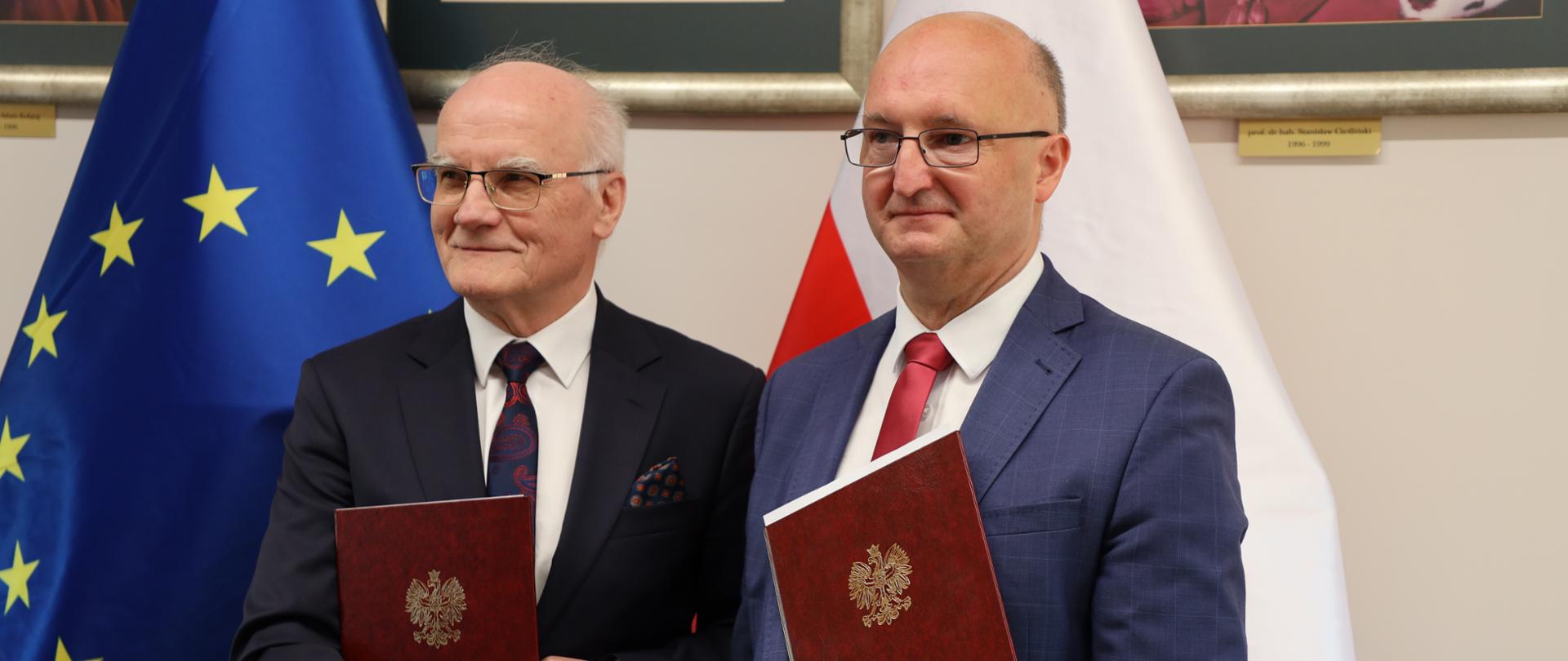 wiceminister Piotr Wawrzyk oraz prof. Stanisław Głuszek