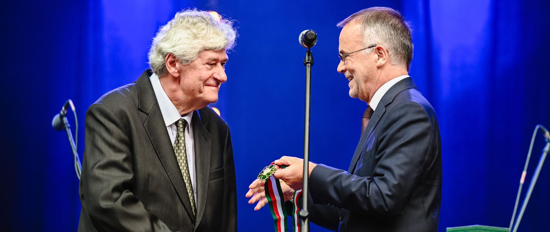 Prof. Jan Łukaszewski odznaczony Złotym Medalem „Gloria Artis”, fot. Marcin Gadomski/ PAP