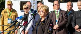 Przedstawiciele służb rozpoczynający ćwiczenia 