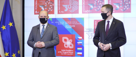 Szymon Szynkowski vel Sęk - wiceminister spraw zagranicznych i Tomasz Zdzikot - prezes zarządu Poczty Polskiej.