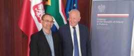Ambassador Andrzej Kanthak discusses Polish-South African scientific cooperation in the field of pharmaceutical sciences with Dr. habil. Piotr Luliński