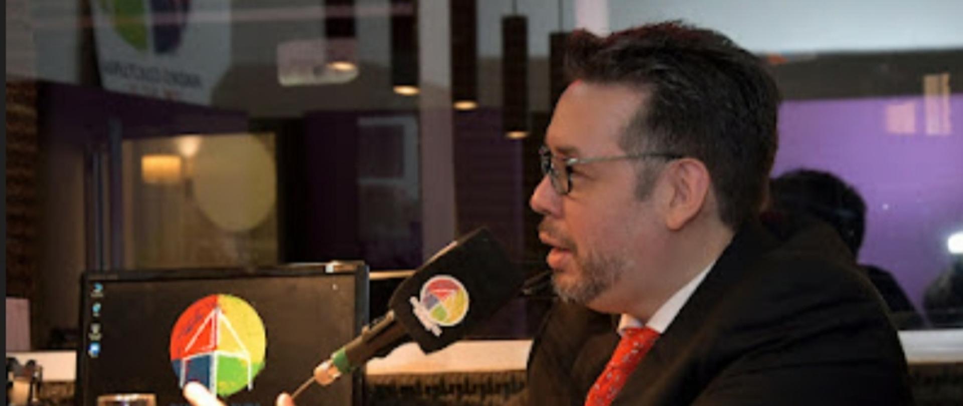 Pablo de Vita, argentyński krytyk filmowy, w studiu Radio Cultura.