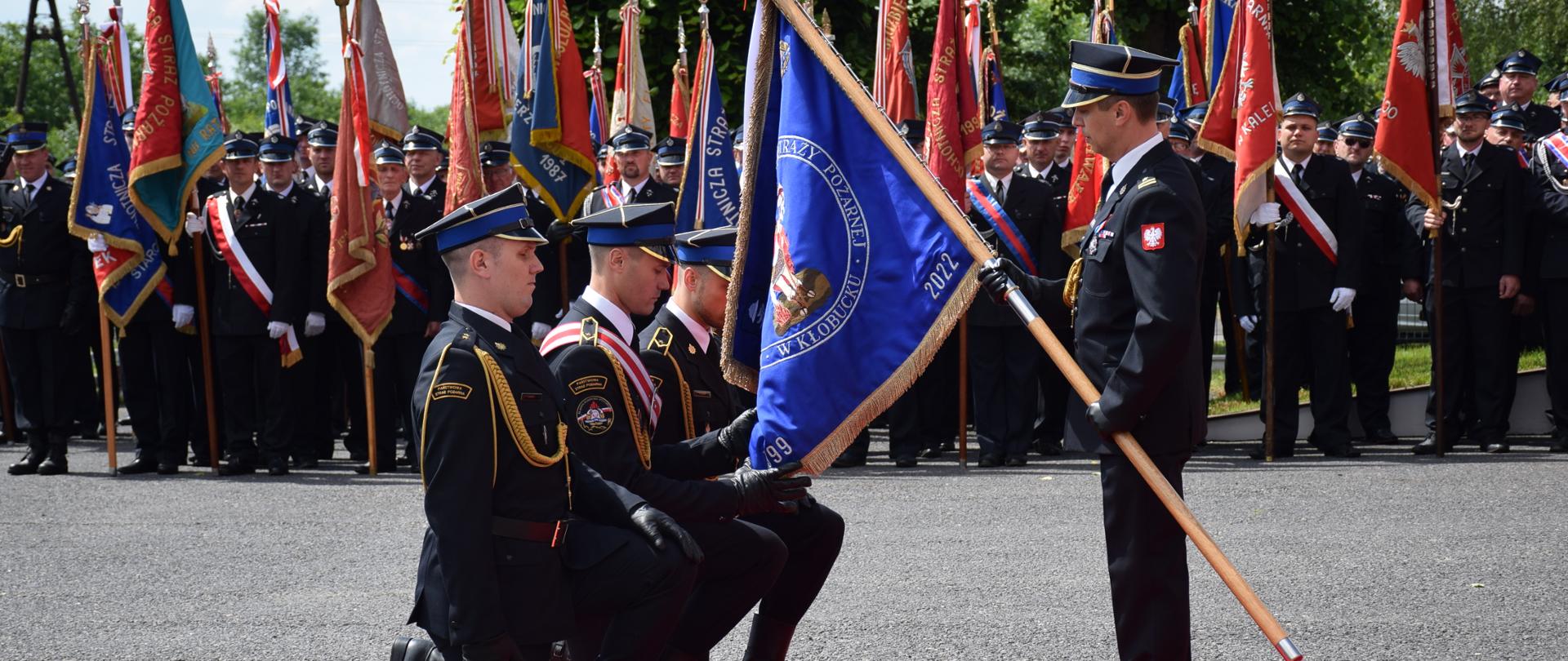 Uroczystość nadania sztandaru dla Komendy Powiatowej PSP w Kłobucku