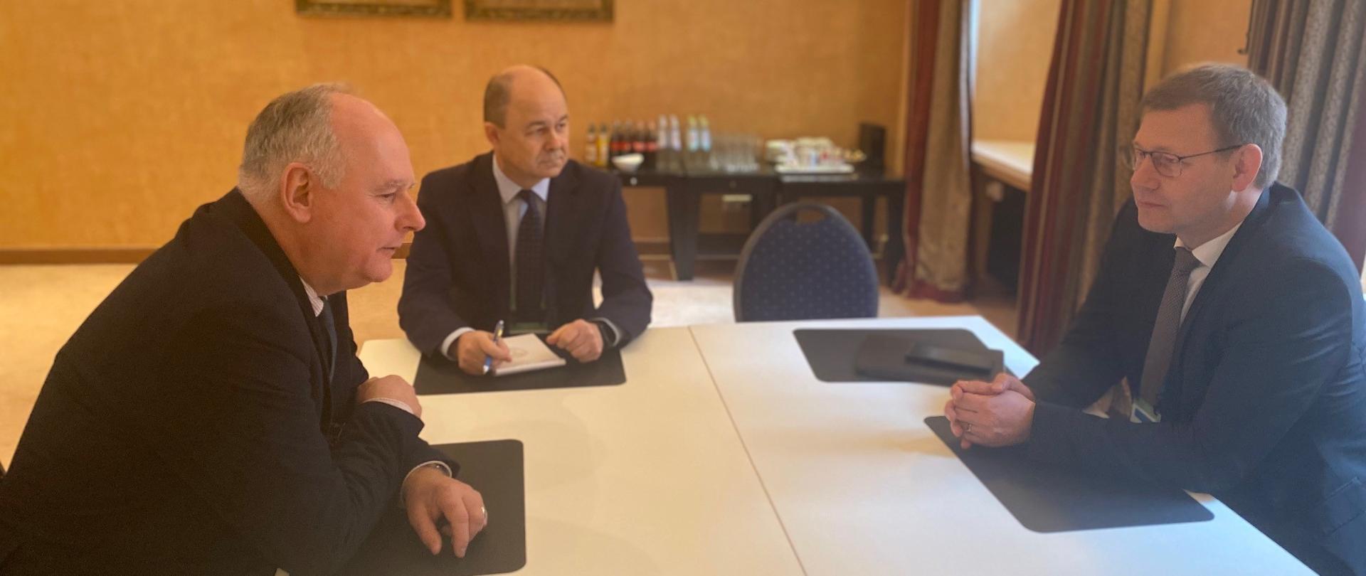 W dniach 13-14 lutego 2026 r. sekretarz stanu w MON Paweł Zalewski uczestniczył w 62. Monachijskiej Konferencji Bezpieczeństwa, podczas której wziął udział szeregu sesjach dyskusyjnych poświęconych aspektom bezpieczeństwa międzynarodowego oraz wyzwaniom związanych z kształtowaniem relacji transatlantyckich.