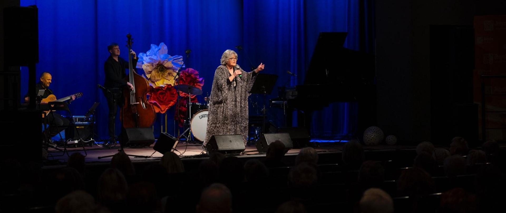 Elżbieta Adamiak podczas swojego jubileuszowego koncertu 