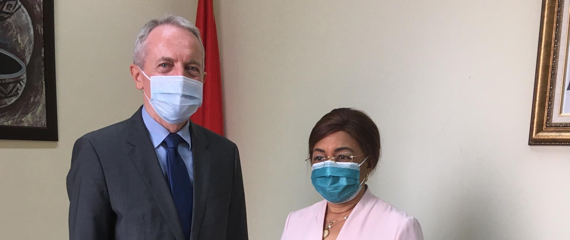 Ambasador Piotr Myśliwiec z Sekretarz Stanu Esmeraldą Conde da Silva Mendoça