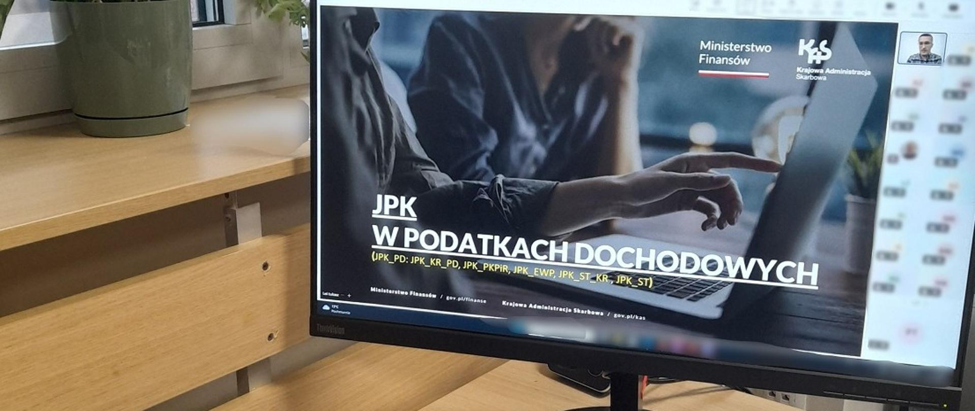 Na monitorze wyświetlany jest slajd: JPK W PODATKACH DOCHODOWYCH