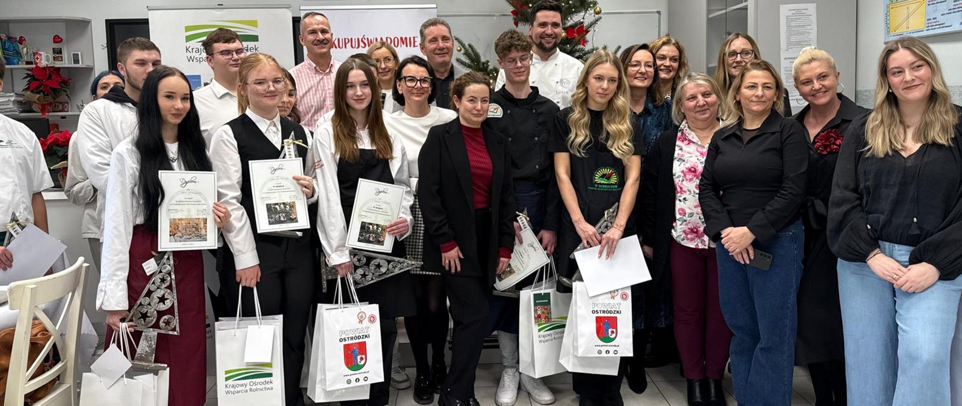 IV Międzyszkolny Konkurs na „Najpiękniejszy Stół Bożonarodzeniowy” ZSCKR w Dobrocinie Dobrocin