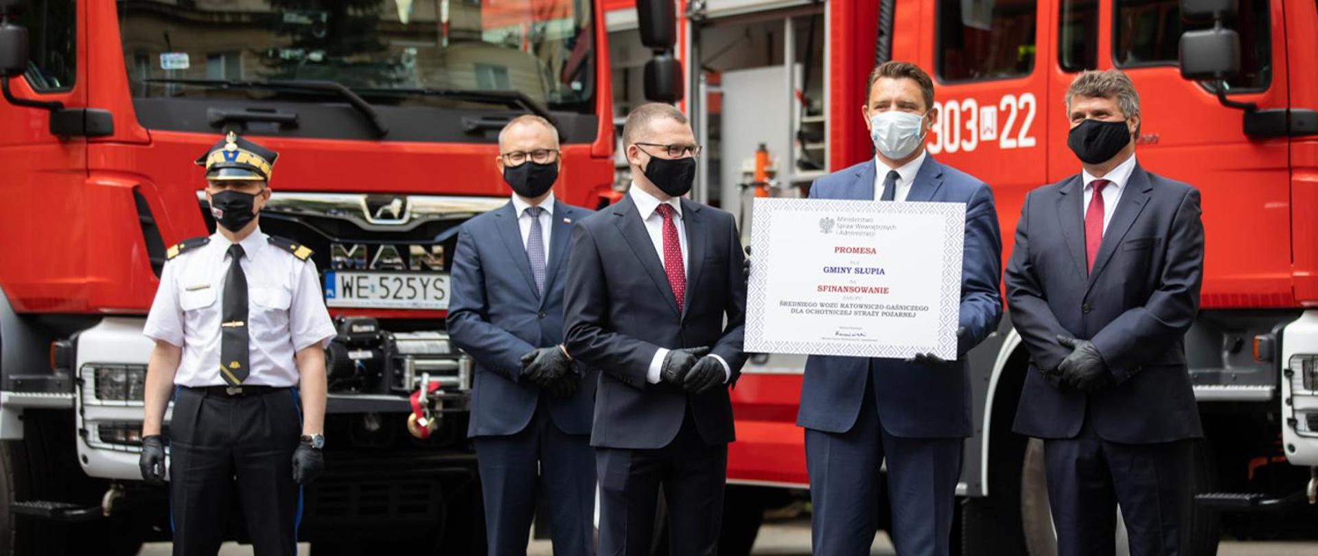 II tura „Bitwy o wozy” – promesy na zakup samochodów strażackich trafiły do gmin