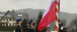 Uroczyste zawieszenie Flagi w KP PSP w Zakopanem