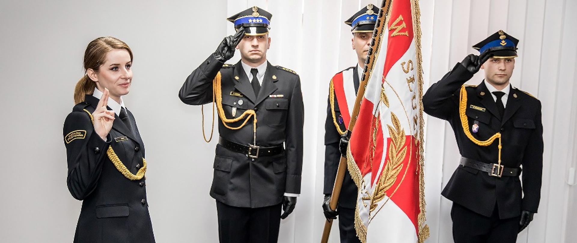 Ślubowanie strażaka w Komendzie Powiatowej PSP w Hajnówce