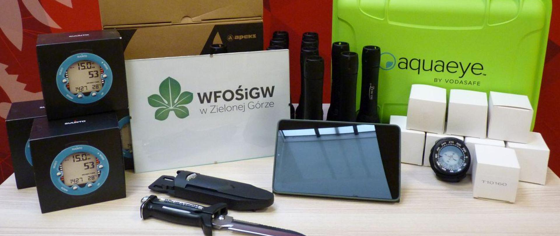 Komenda Powiatowa Państwowej Straży Pożarnej w Nowej Soli, w ramach zadania pn. „Doposażenie sprzętowe specjalistycznej grupy ratownictwa wodno - nurkowego Komendy Powiatowej PSP w Nowej Soli” zakupiła dla specjalistycznej grupy ratownictwa wodno - nurkowego sprzęt w postaci przenośnego sonaru podwodnego Aquaeye oraz wyposażenia indywidualnego dla ratowników - płetwonurków między innymi w zestaw wypornościowy, automaty oddechowe I i II stopień, manometry, przewody do inflatora i maski, masek nurkowych, czepców, rękawic neoprenowych grubości 5 mm, rękawic neoprenowych grubości 2 mm, komputerów nurkowych, kompasów, noży, tabliczek do pisania pod wodą oraz latarek nurkowych z uchwytem.