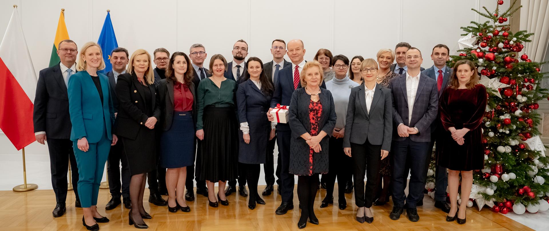 Zespół Ambasady RP i Instytutu Polskiego w Wilnie 