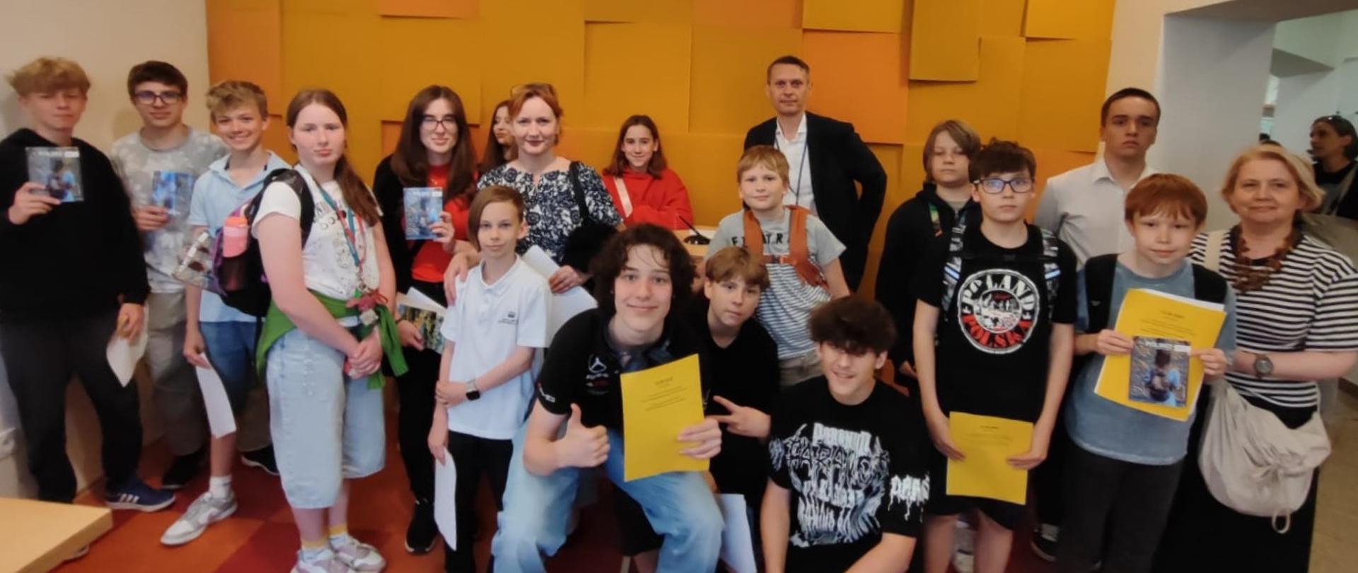 Uczniowie Szkoły Polskiej z wizytą u Konsula RP w Pradze 