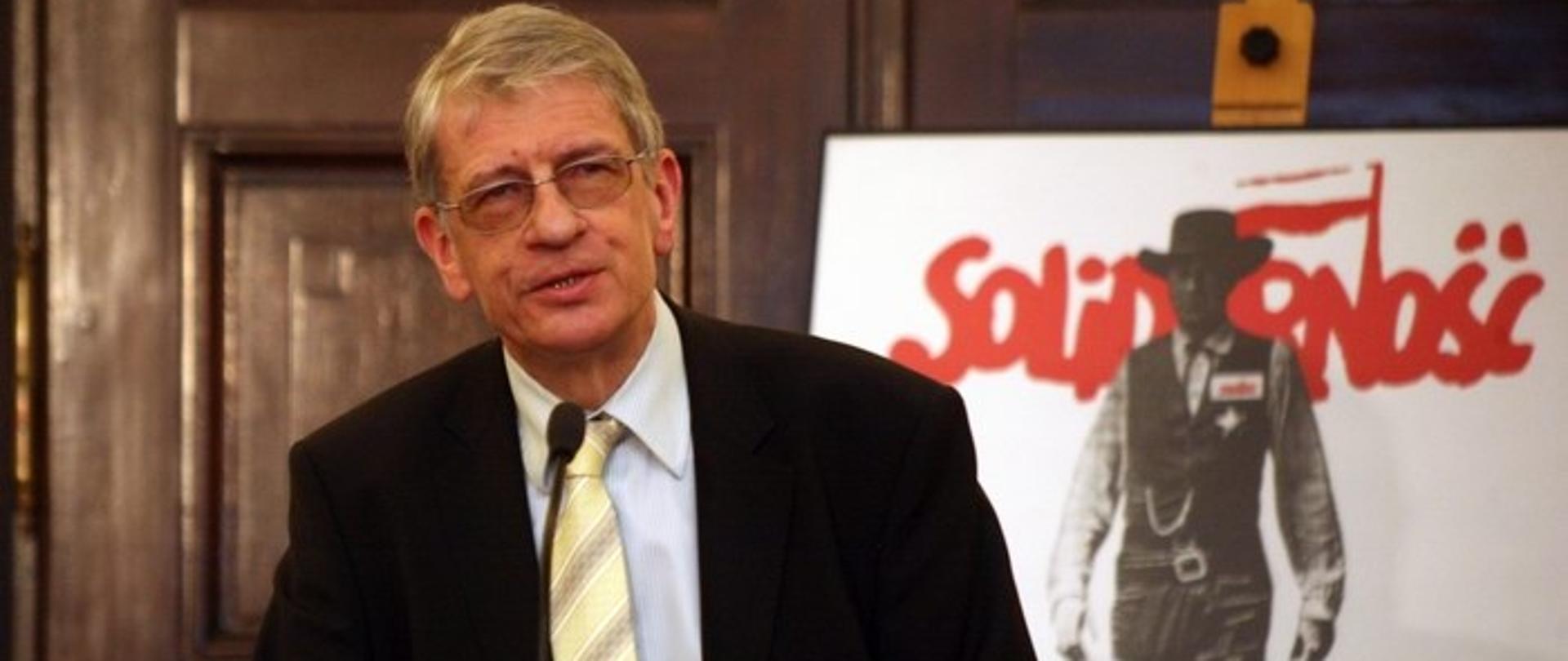 Prof. Wojciech ROSZKOWSKI 