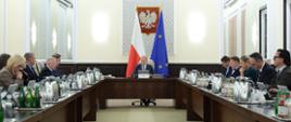 Premier Donald Tusk przemawia podczas posiedzenia Rady Ministrów
