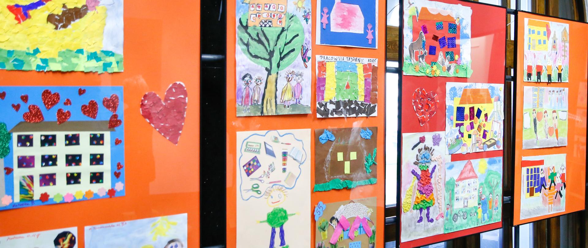 Wystawa jubileuszowa - Szkoła Moich Marzeń. Szkoła na dwie piątki.