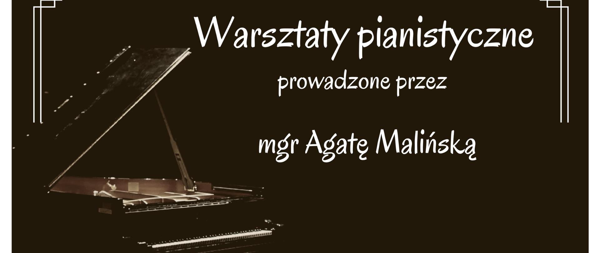 plakat Warsztatów pianistycznych na ciemnym tle z widokiem fortepianu stojącego na scenie oświetlonego punktowym reflektorem