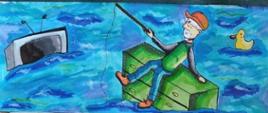Starszy pan łowi ryby, pływając na komodzie. W tle widoczny zanurzony częściowo telewizor i pływająca żółta kaczka.