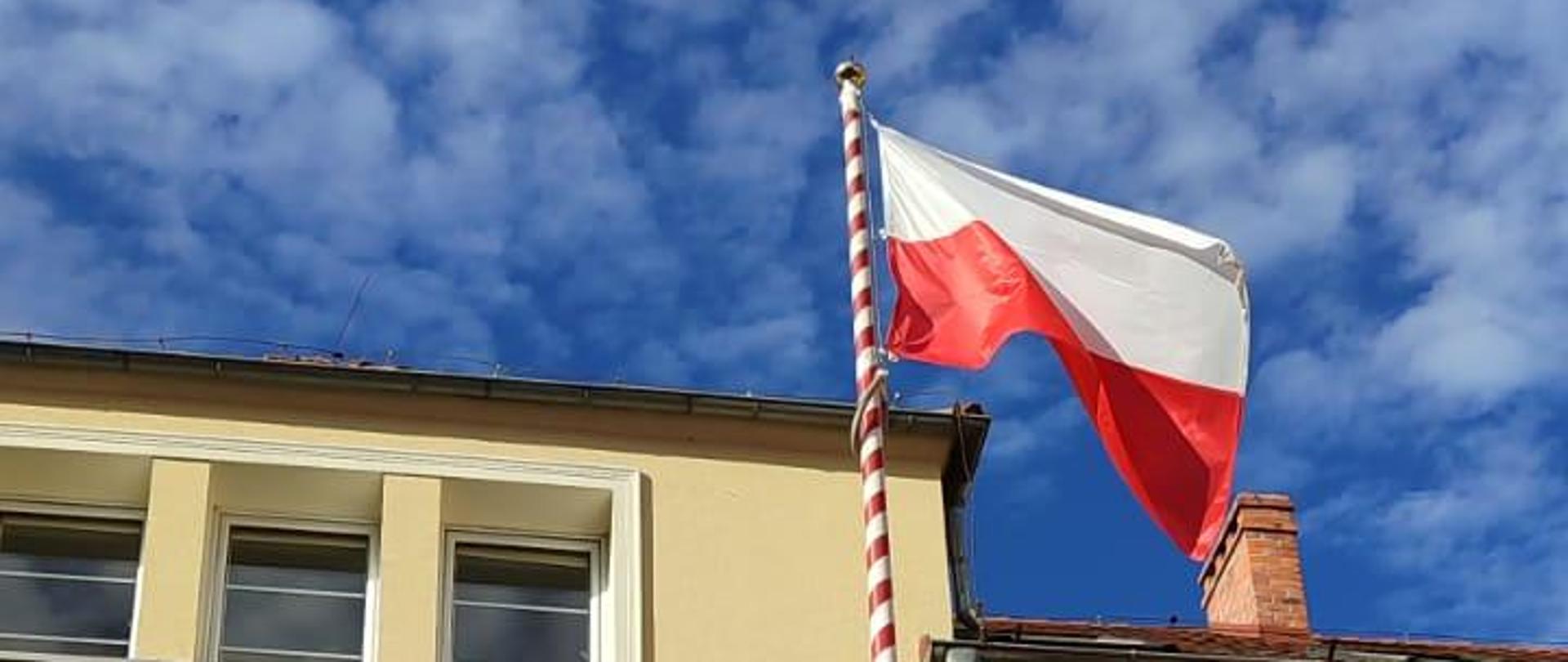 Dzień Flagi PR - wciągniecie flagi na maszt