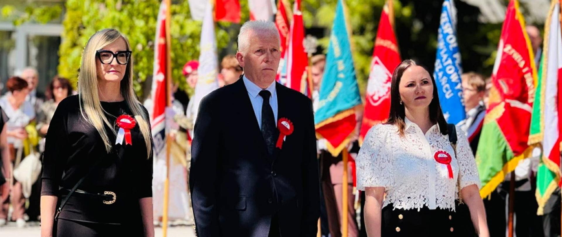 Delegacja Urzędu Skarbowego w Busku-Zdroju podczas obchodów 235. rocznicy uchwalenia Konstytucji 3 Maja
