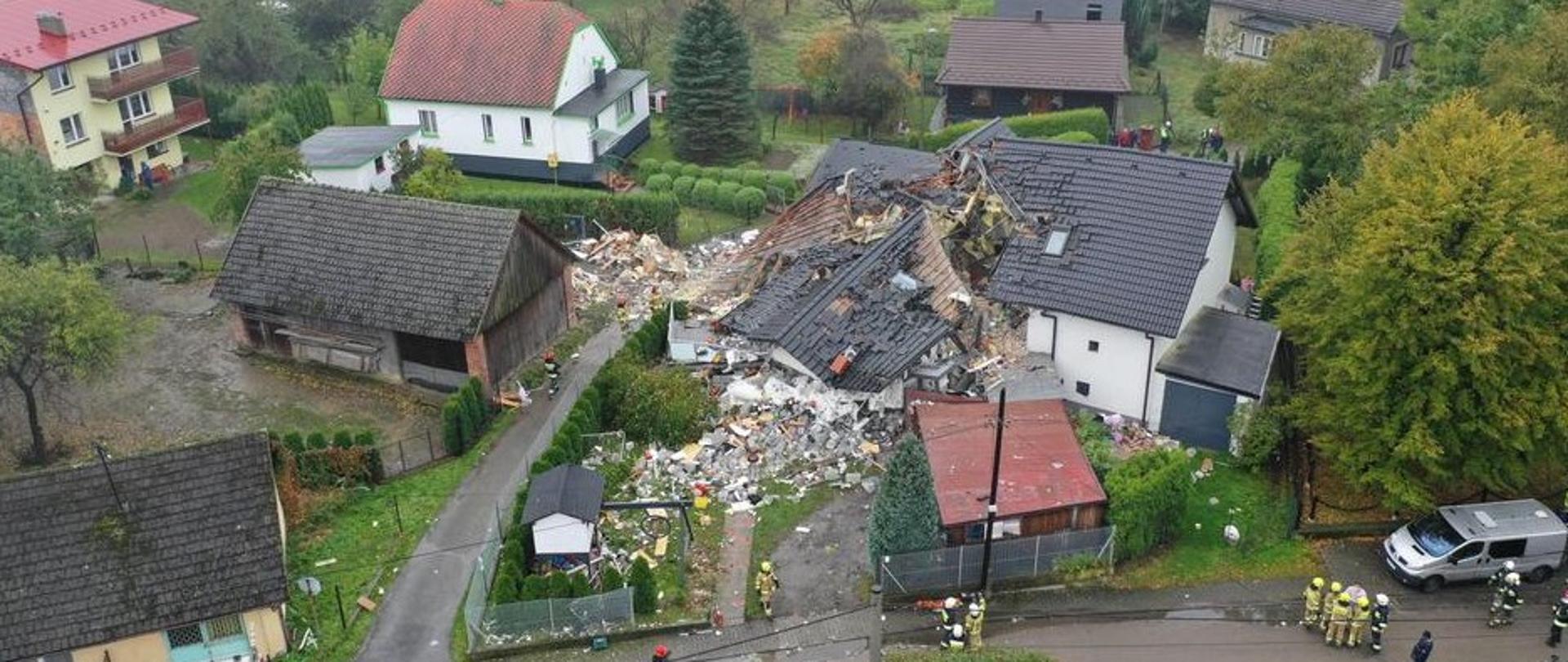 Wybuch gazu w budynku z lotu ptaka