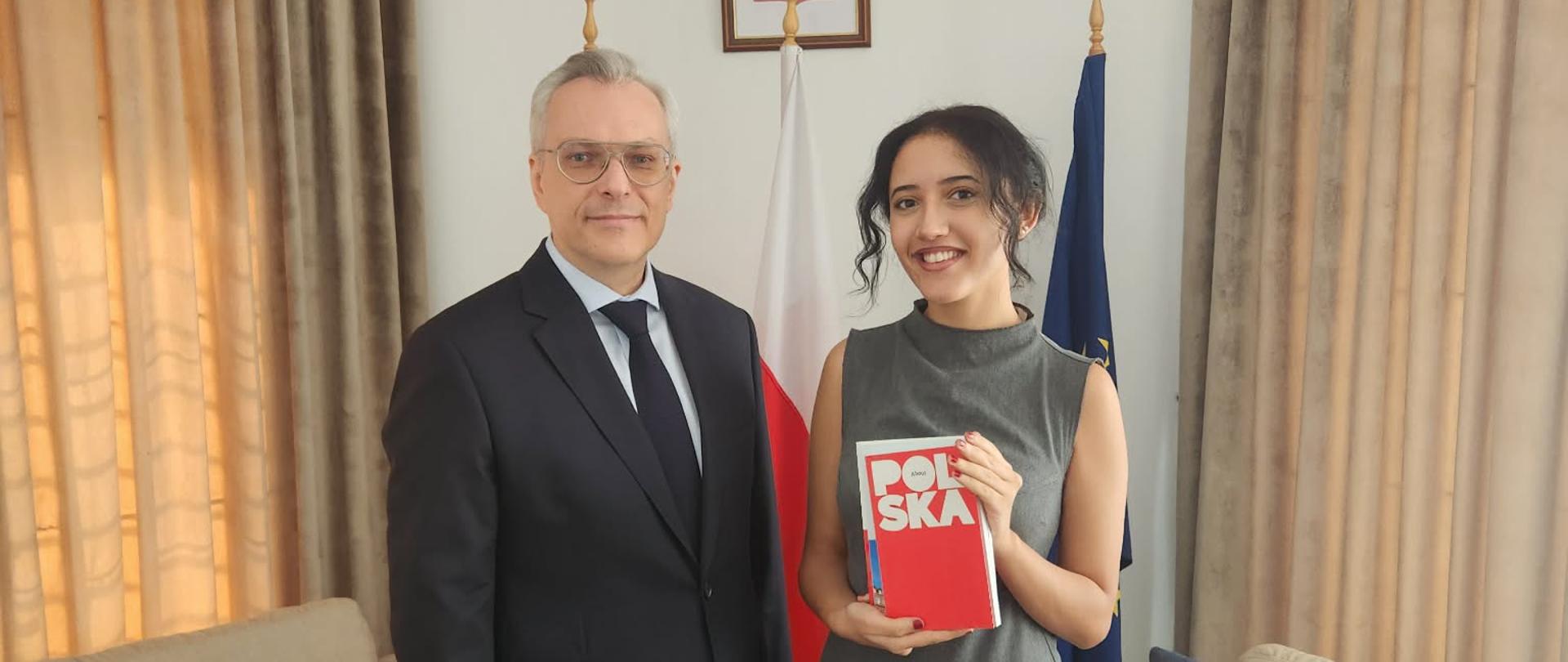 Rencontre_du_chef_de_mission_M_Andrzej_Stolarek,_avec_Mme_Donia_Temimi,_boursière_du_Programme_Stefan_Banach
