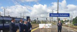 Minister infrastruktury Andrzej Adamczyk uczestniczył w podpisaniu przez PKP Polskie Linie Kolejowe SA umowy na modernizację stacji Warszawa Zachodnia