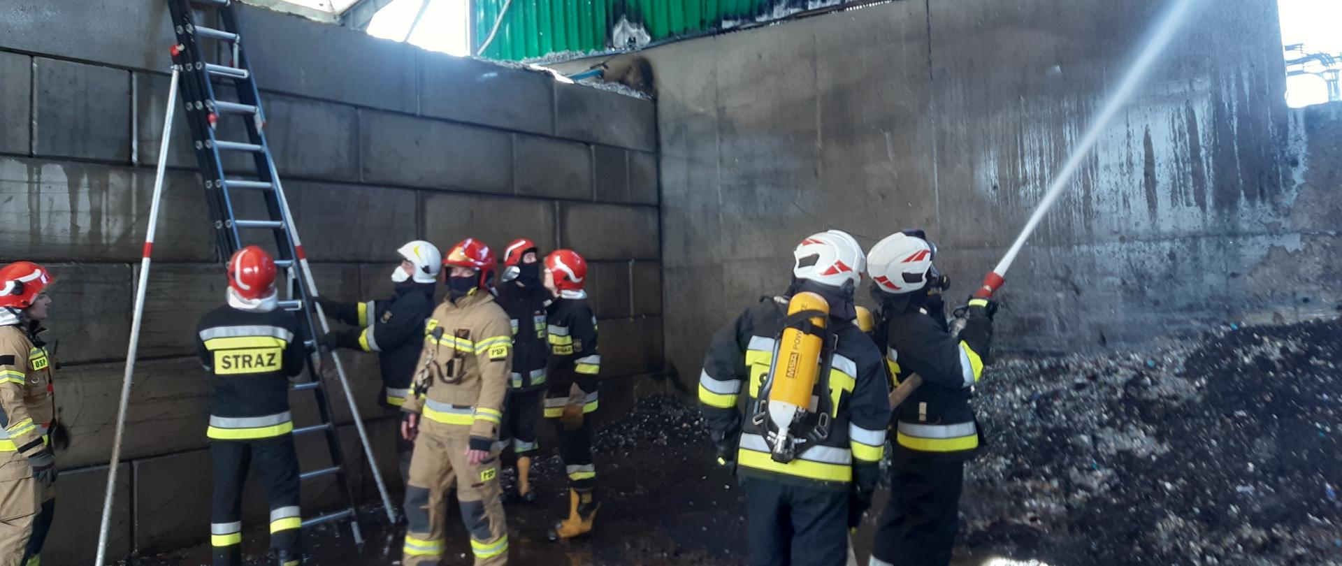 Pożar w zakładzie Prodigo w Osłej