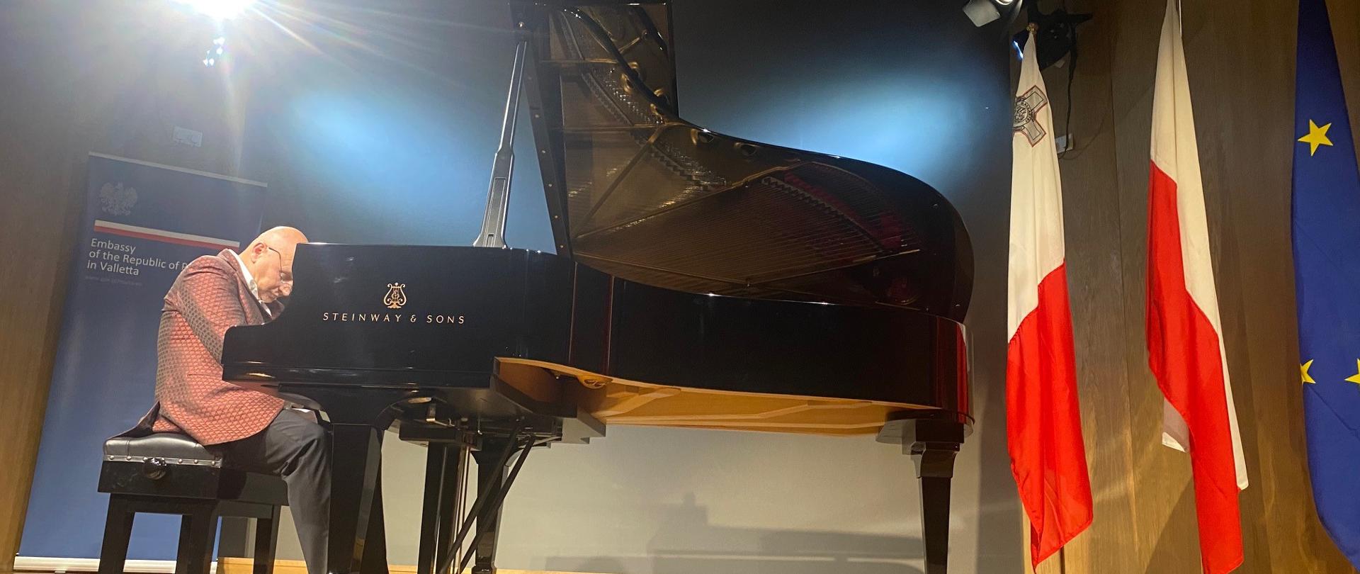 Koncert Włodka Pawlika z okazji 104. rocznicy odzyskania przez Polskę niepodległości 