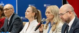 zdjęcie z konferencji prasowej nt. Lex Szarlatan