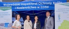 Pan Włodzimierz Małecki - Łódzki Wojewódzki Inspektor Ochrony Roślin i Nasiennictwa z pracownicami Oddziału w Sieradzu