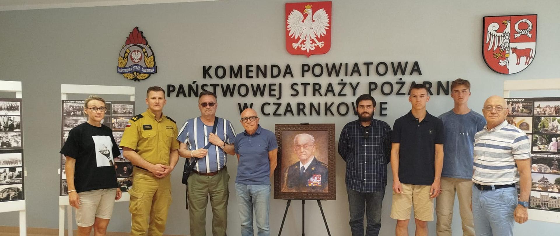 Odwiedziny w Komendzie Powiatowej PSP w Czarnkowie przedstawicieli rodziny pułkownika pożarnictwa Władysława Pilawskiego – Nestora polskiego pożarnictwa