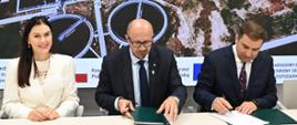 Podpisanie trzech umów z Gminą Jawor na realizację kompleksowej odbudowy infrastruktury wodociągowej i kanalizacyjnej zniszczonej podczas powodzi.
