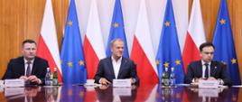 Minister K. Paszyk, Premier D. Tusk i Minister A. Domański