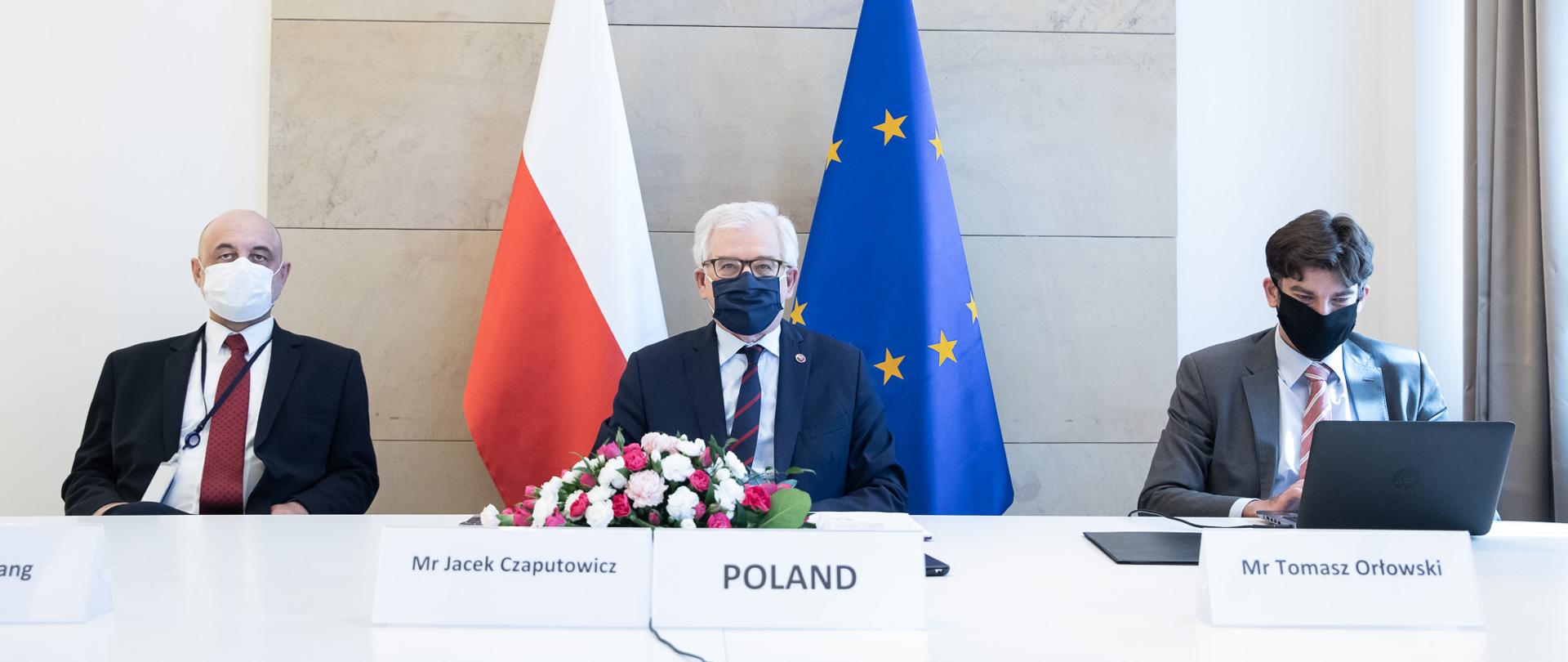 2020.04.21 Warszawa . Minister Jacek Czaputowicz . Minister Maciej Lang . Wideokonferencja UE i Ukraina ,.Fot. Tymon Markowski / MSZ