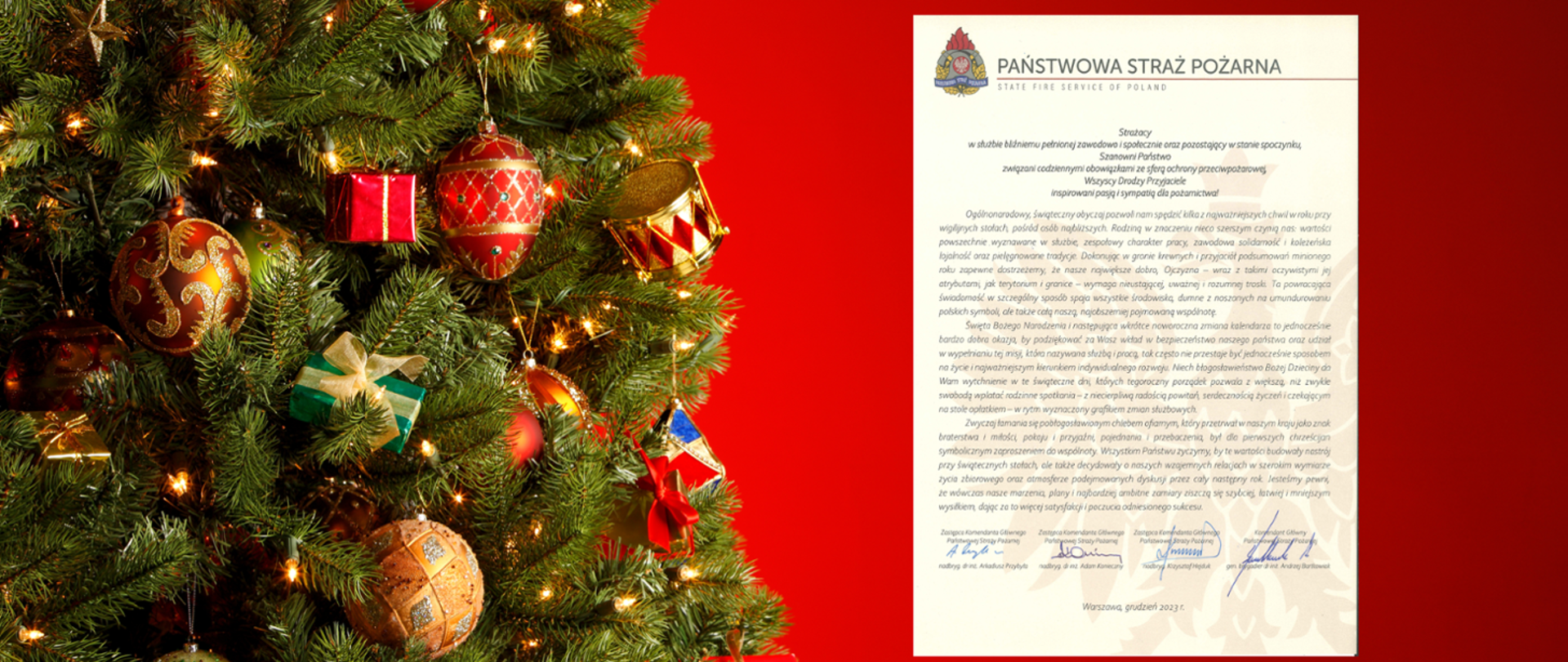 Przybrana choinka z lewej a z prawej list z życzeniami na czerwonym tle