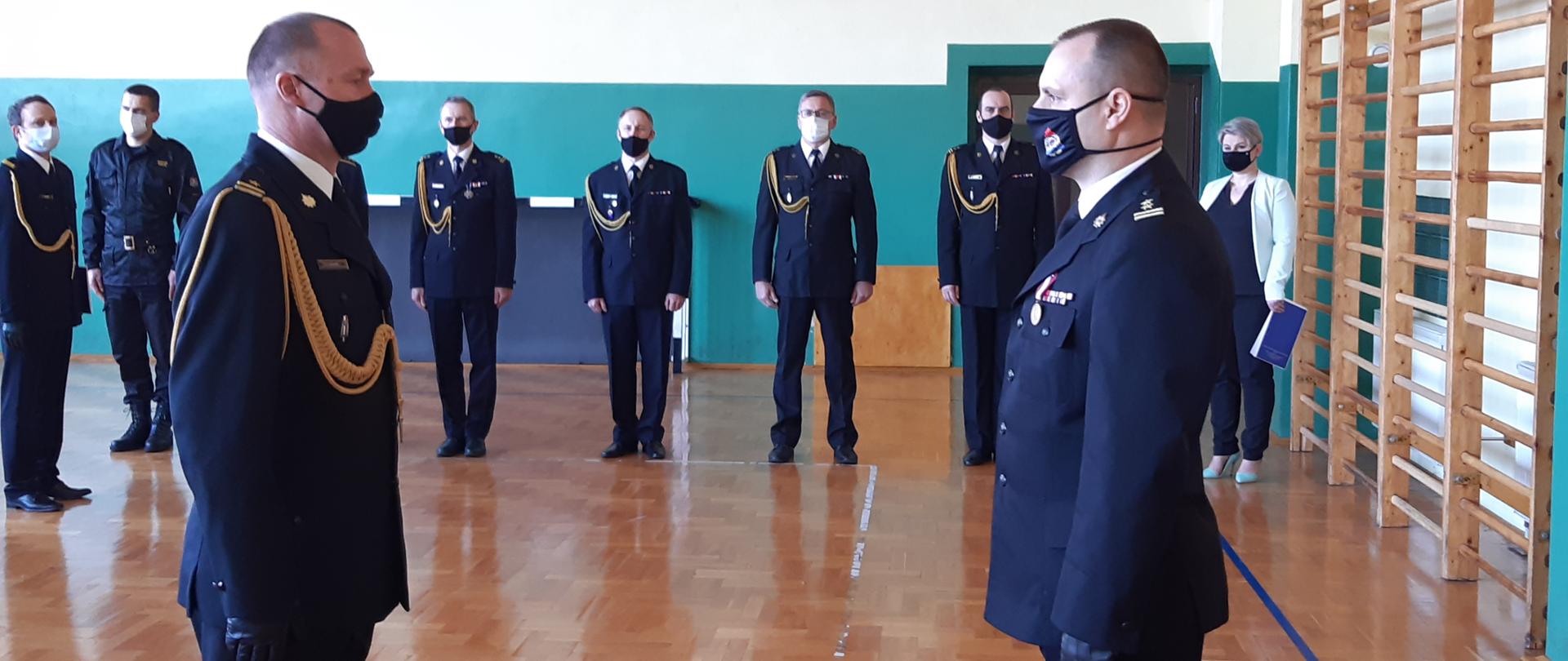 Na zdjęciu strażacy z KP PSP Jasło na apelu z okazji dnia strażaka