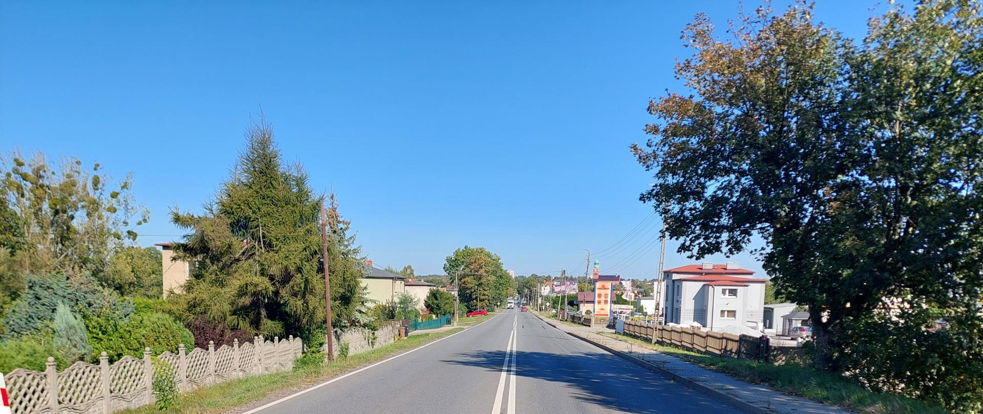 Przy DK11 w Tarnowskich Górach powstanie około 800 metrów chodnika, zatoki autobusowe oraz doświetlone przejścia dla pieszych. Przebudujemy także infrastrukturę techniczną niezwiązaną z drogą