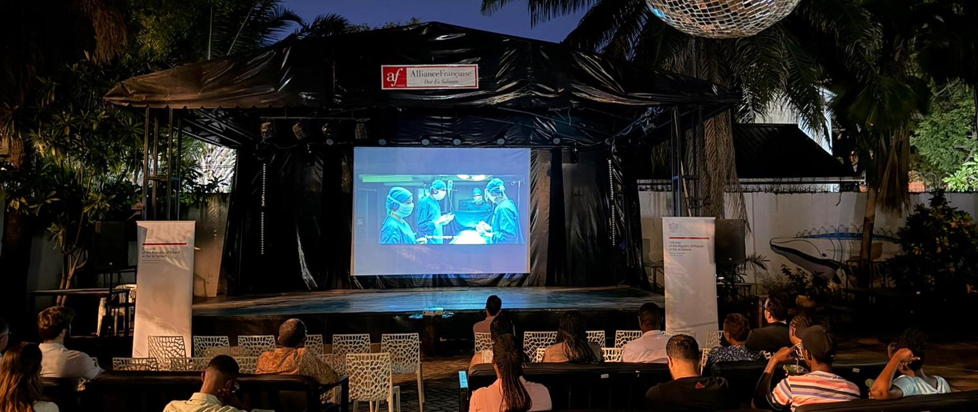 Zdjęcie pokazu filmu Bogowie i widowni