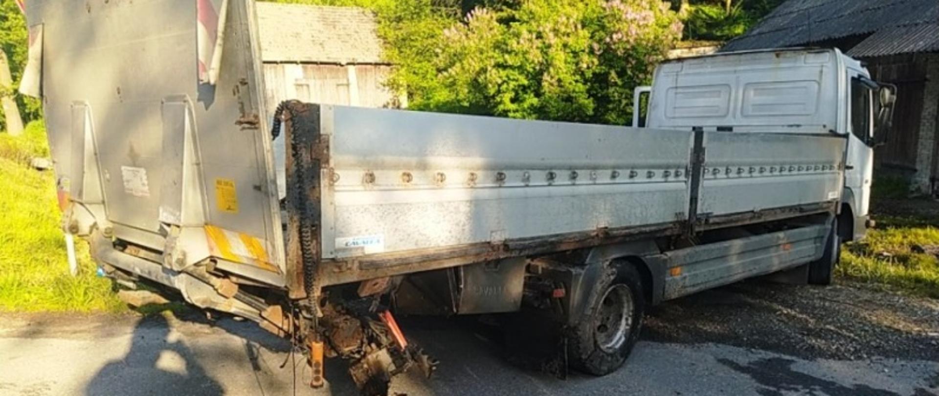 Wypadek dwóch samochodów Glanów