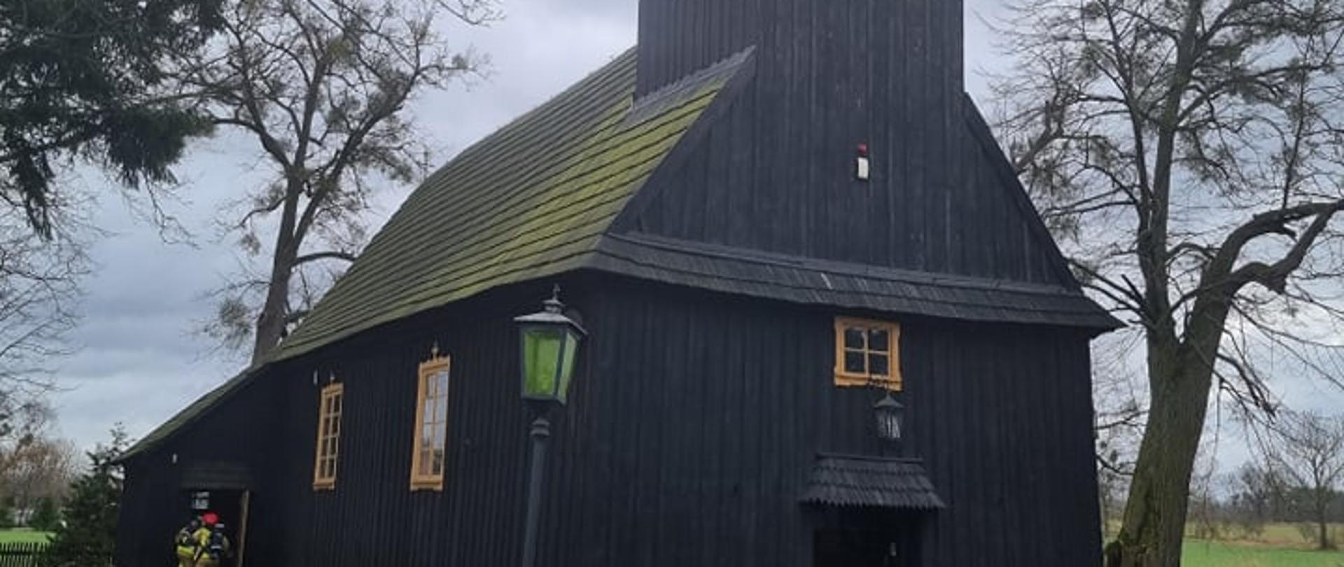 Ćwiczenia taktyczno – bojowe połączone z rozpoznaniem operacyjnym.na terenie zabytkowego, drewnianego, rzymskokatolickiego kościoła parafialnego p. w. św. Michała Archanioła w Łukowie.