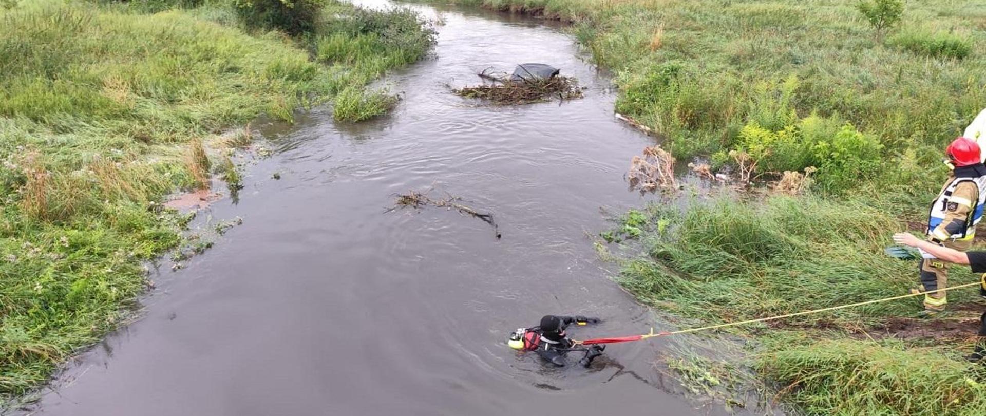 Działania strażaków podczas zdarzenia