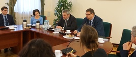 Przedstawiciele MRiRW podczas spotkania z OZZPIW
