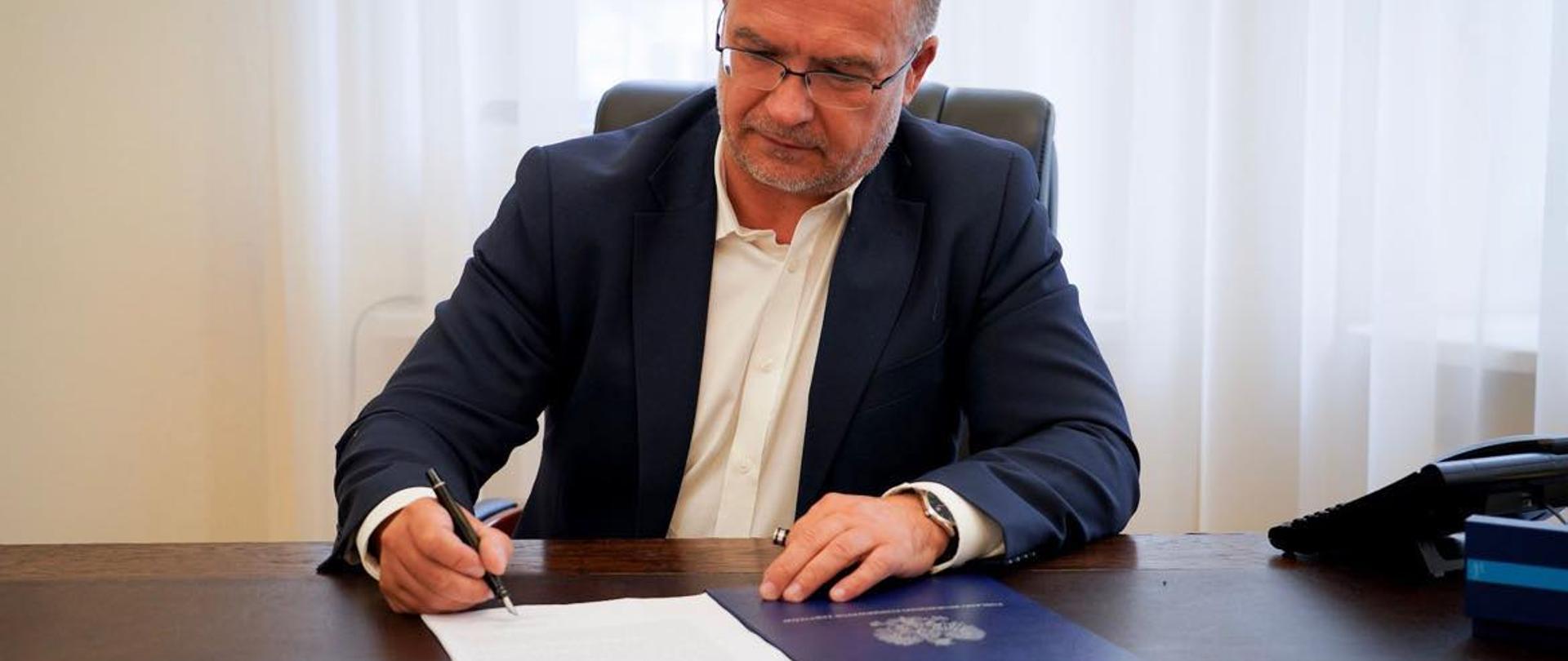 Decyzją Adama Musiuka, Podlaskiego Wojewódzkiego Konserwatora Zabytków, zespół 14 obrazów stacji Drogi Krzyżowej, znajdujących się w Parafii Rzymskokatolickiej pw. Św. Anny w Smolnikach został wpisany do rejestru zabytków województwa podlaskiego