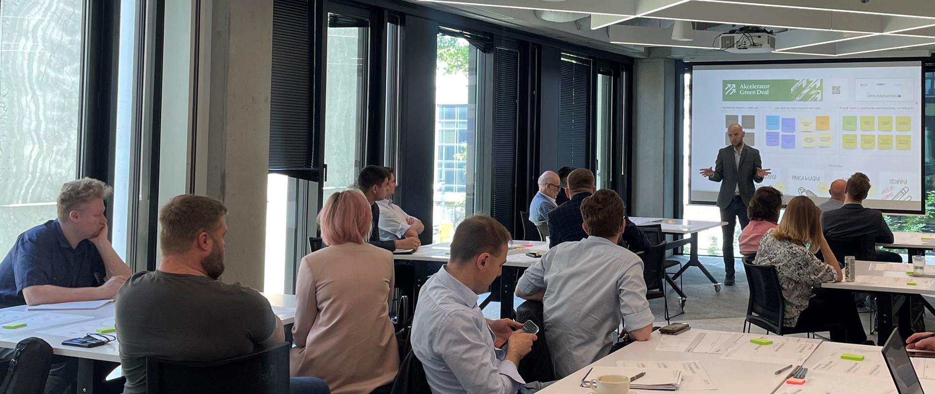 Grupa uczestników pierwszego szkolenia w ramach Akceleratora Green Deal