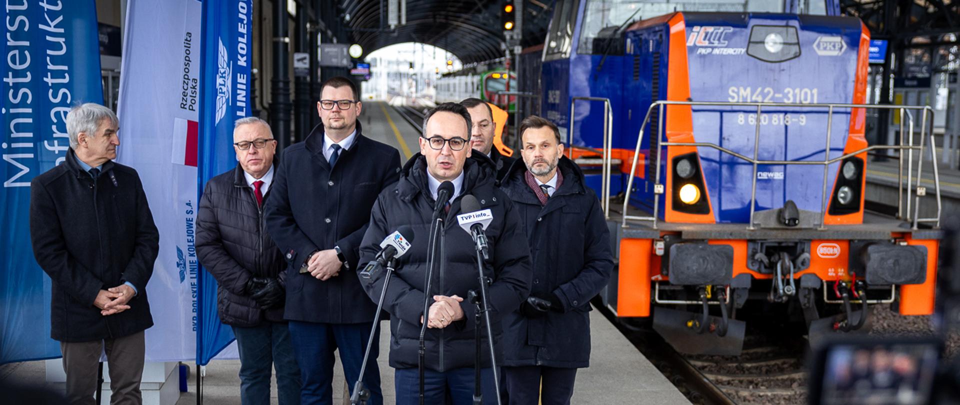 Minister infrastruktury Dariusz Klimczak w trakcie wypowiedzi