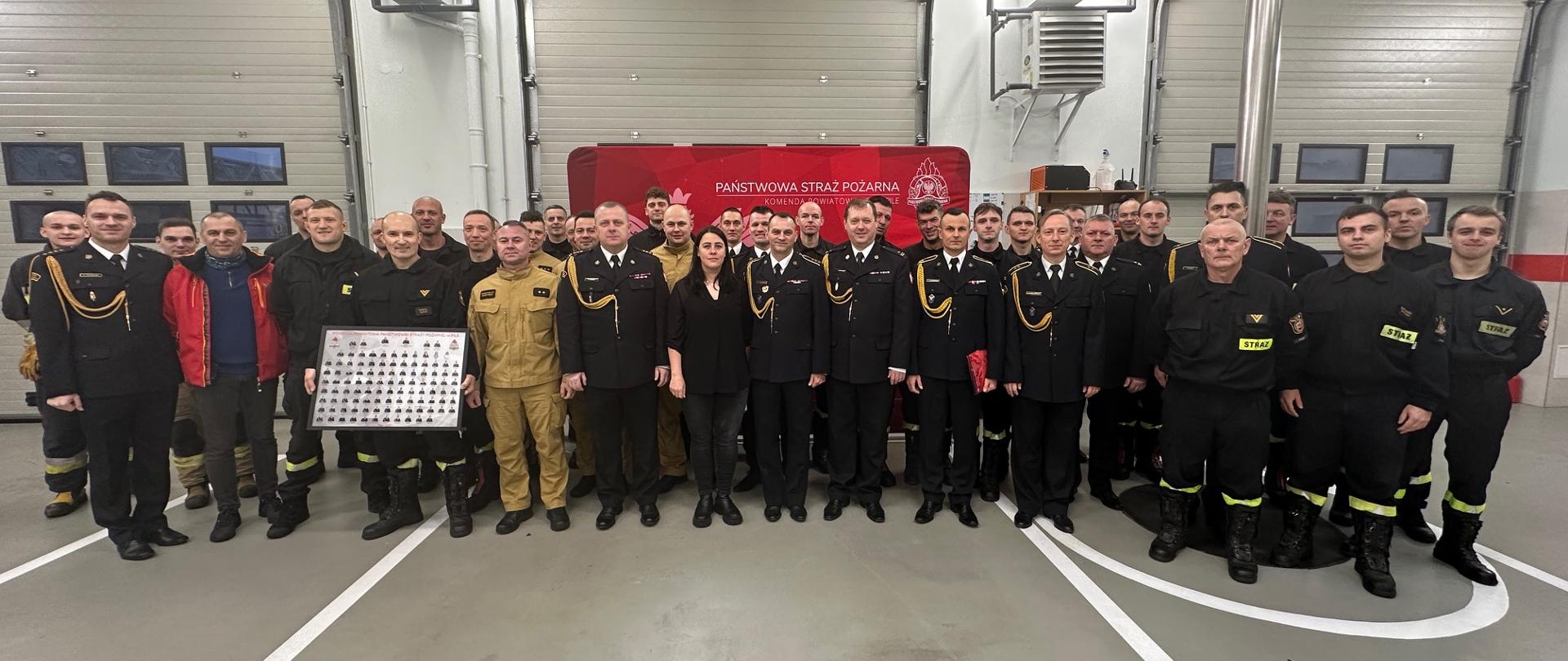 Wspólne zdjęcie uczestników apelu.