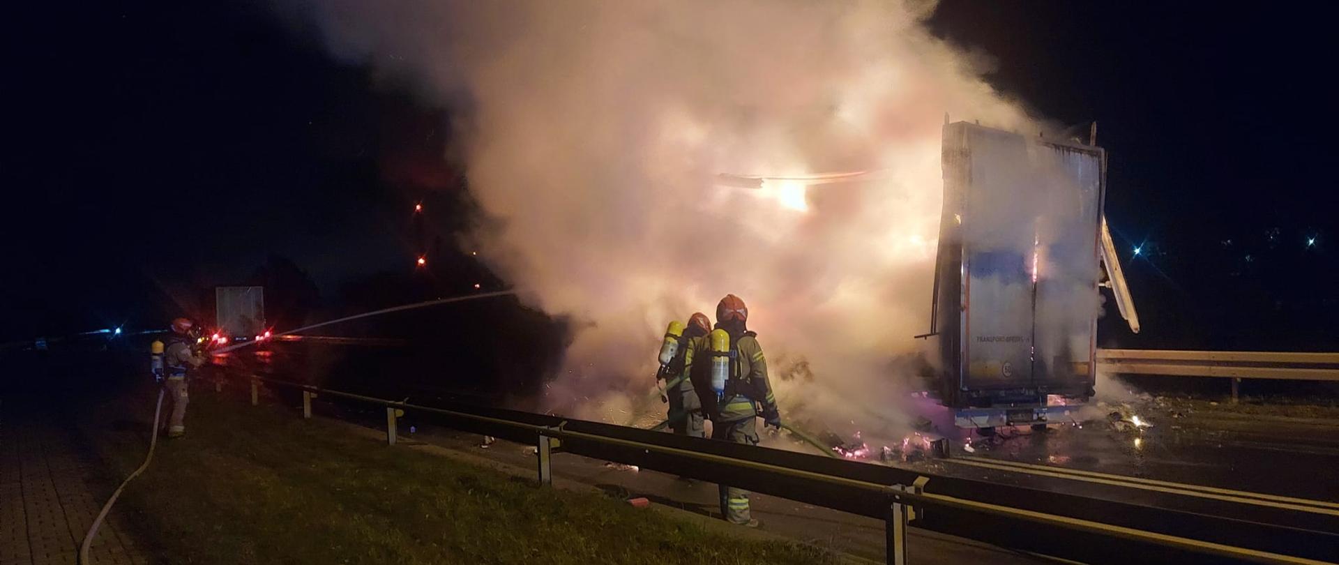 Pożar samochodu ciężarowego na obwodnicy Bolesławca